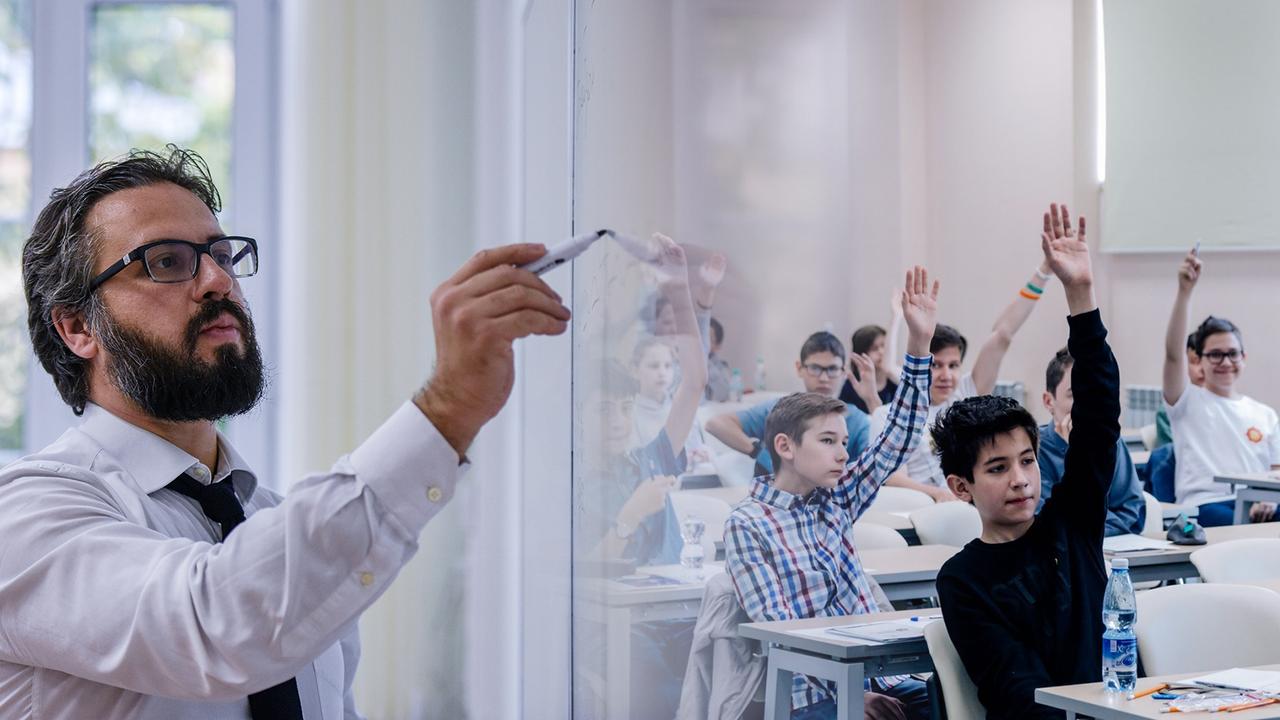 Профессионализм преподавателя будущего. Robert Power учитель.