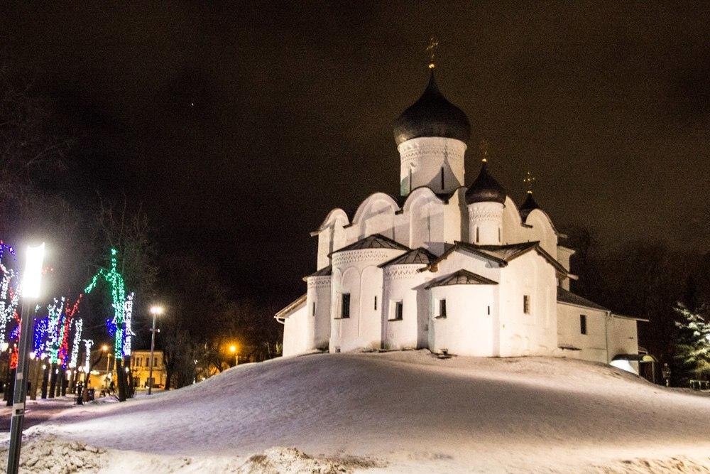 Церковь Василия с горки в Пскове