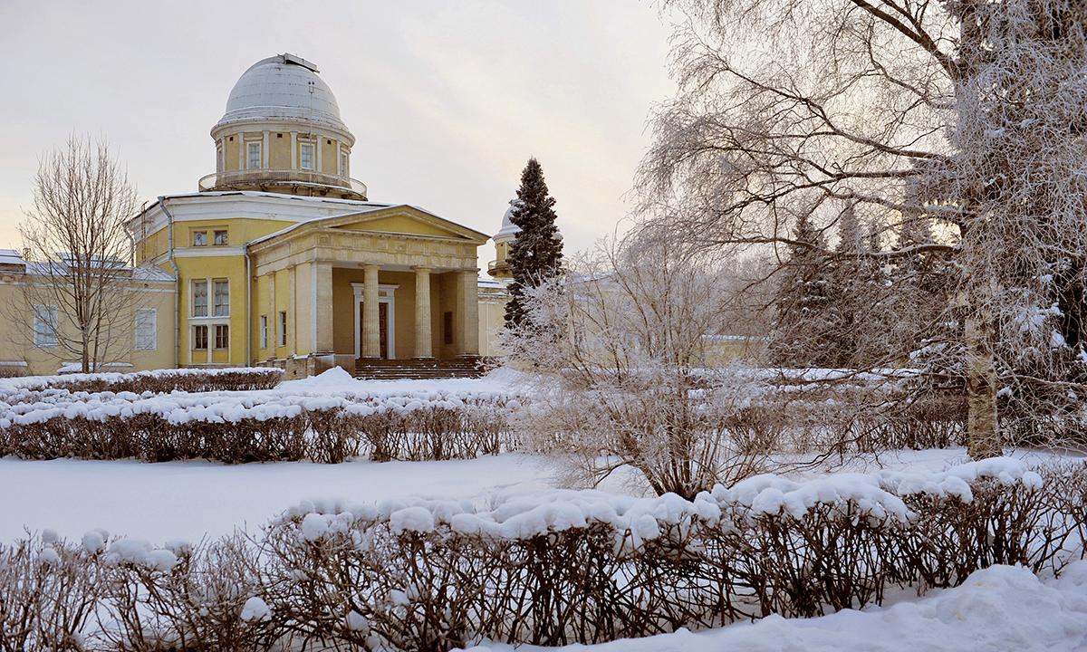 Обсерватория петербург. Пулковская обсерватория в Санкт-Петербурге. Астрономическая обсерватория Петербургской Академии наук. Застройка Пулковской обсерватории. Пулковская обсерватория лето.