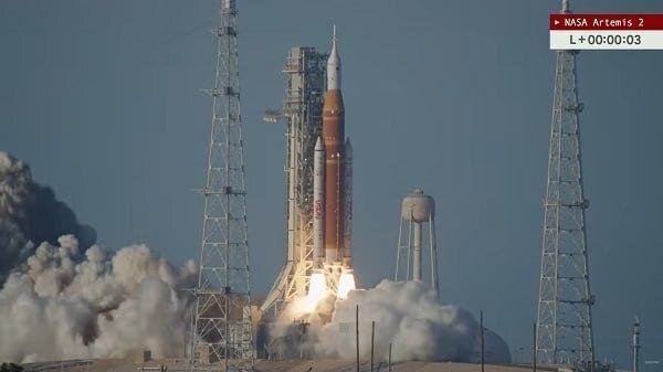 Стартовала первая за полвека пилотируемая миссия к Луне
