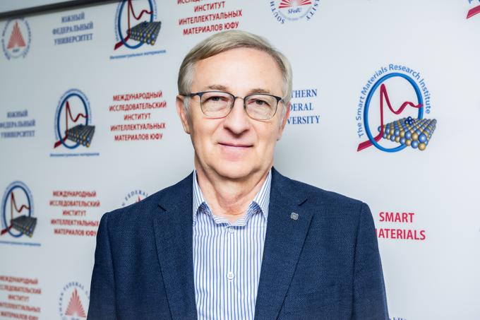 Александр Солдатов