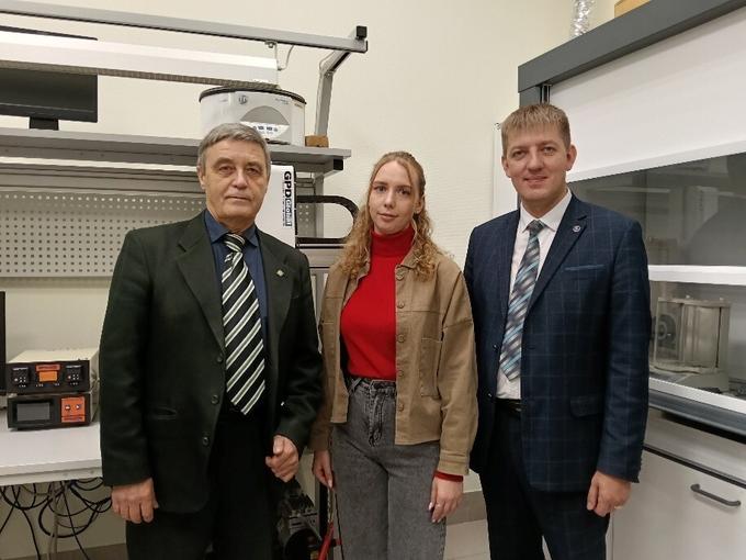 Коллектив проекта: Александр Сычев (доктор технических наук), Наталья Труфанова (кандидат технических наук), Сергей Артищев (кандидат технических наук).