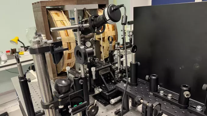 Часть экспериментальной установки фемтосекундной накачки-зондирования в лаборатории физики ферроиков ФТИ имени А.Ф. Иоффе РАН