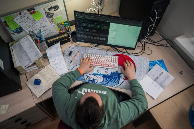 «О чем молчит хроматин?»: биологи выяснили роль «прыгающих генов» в эволюции мушек-дрозофил